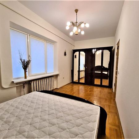 82-Avenue Apartment Çernivtsi Dış mekan fotoğraf