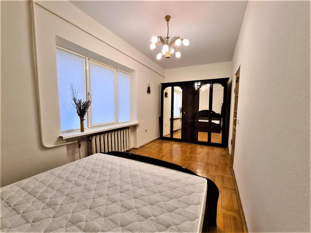 82-Avenue Apartment Çernivtsi Dış mekan fotoğraf